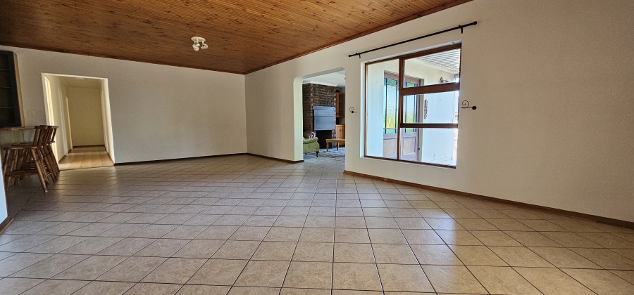4 Bedroom Property for Sale in Middedorp Western Cape